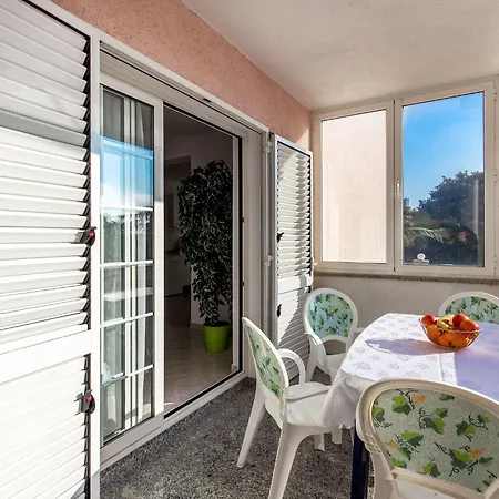Bright And Modern With Private Terrace Apartmán
